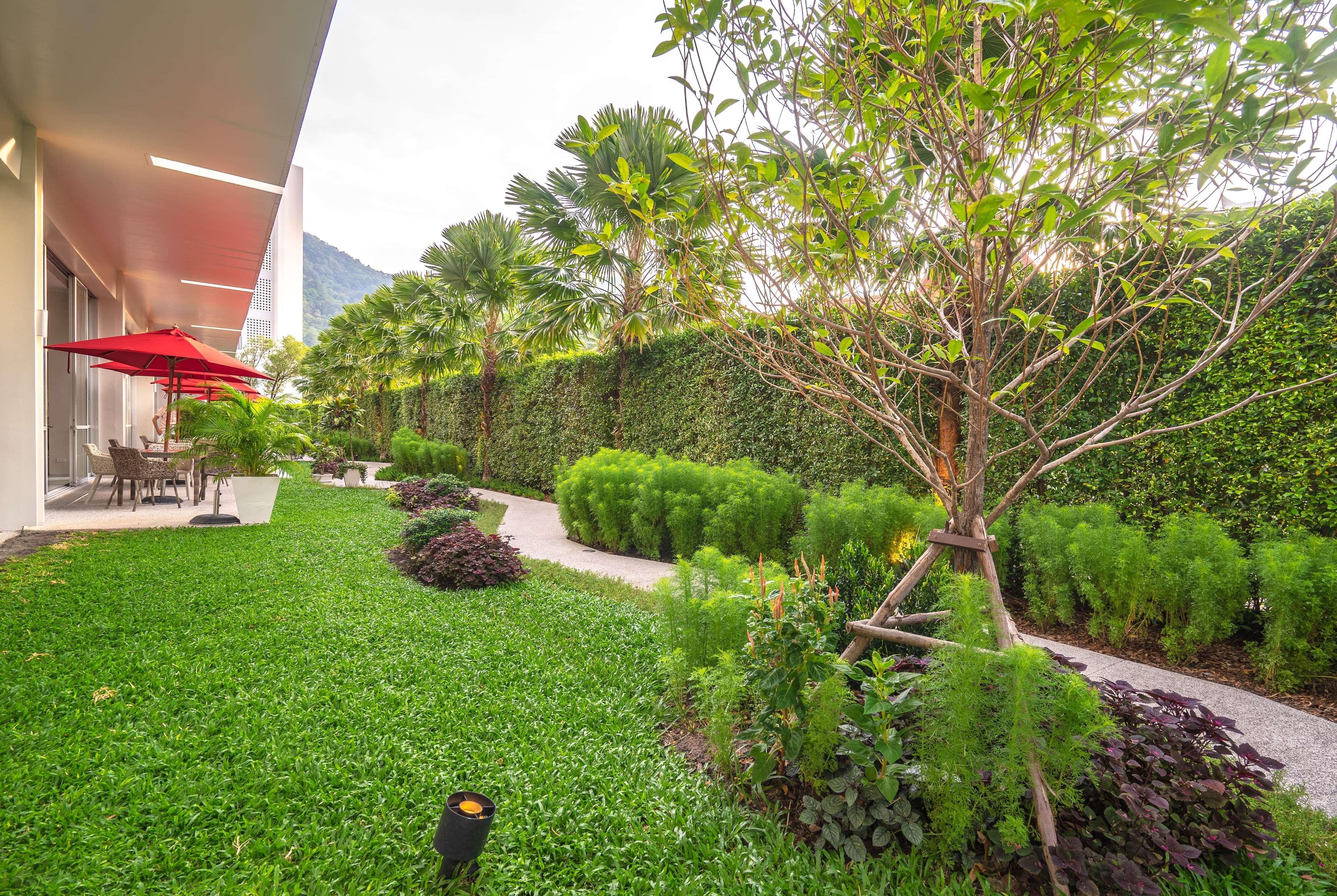 Ramada By Wyndham Phuket Deevana Patong Exterior foto